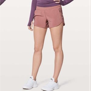 Lululemon Tracker Short V 4"